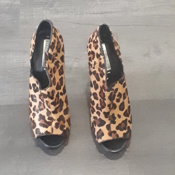 Leopard Print BCBG Booties - Picture 3 of 5